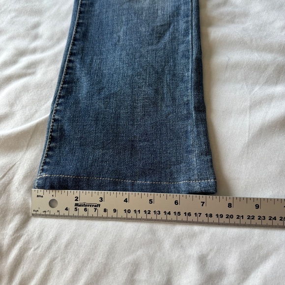 Wallflower Women's Distressed Denim Faded Stretchy Jeans Blue Size 7 Casual - Picture 14 of 16